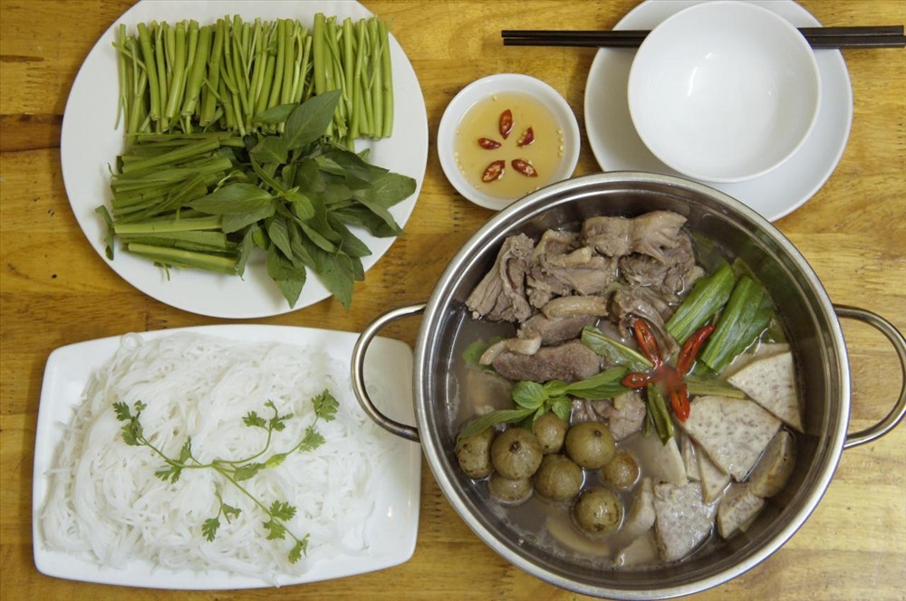 Mùa hè là phải ăn vịt om sấu mới “chuẩn nét“. Ảnh: T. L.
