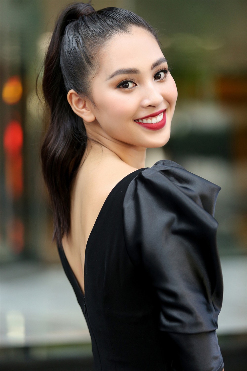 “Tiểu Vy là hoa hậu đẹp nhất trong mắt tôi“, Hoa hậu Mai Phương Thúy dành lời khen cho Hoa hậu Việt Nam 2018. Ảnh: MWVN.