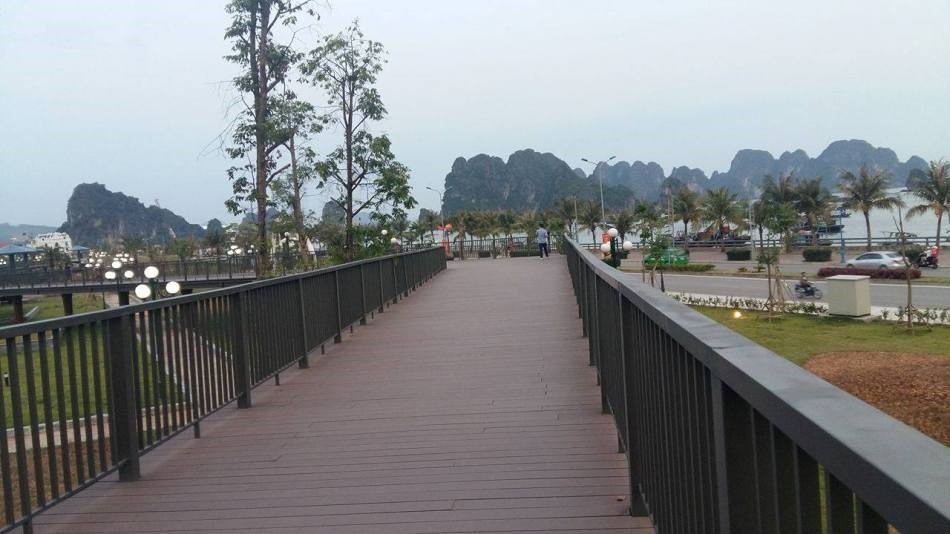 Công viên hoa Hạ Long - một trong những điểm du lich nằm trong Hạ Long City Tour. Ảnh: Nguyễn Hùng