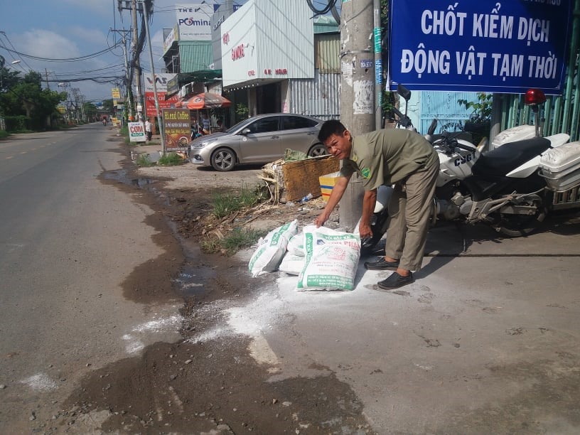 Nhiều biện pháp phòng chống và xử lý điểm dịch đã được triển khai tích cực tại TPHCM, ảnh: Kim Đồng