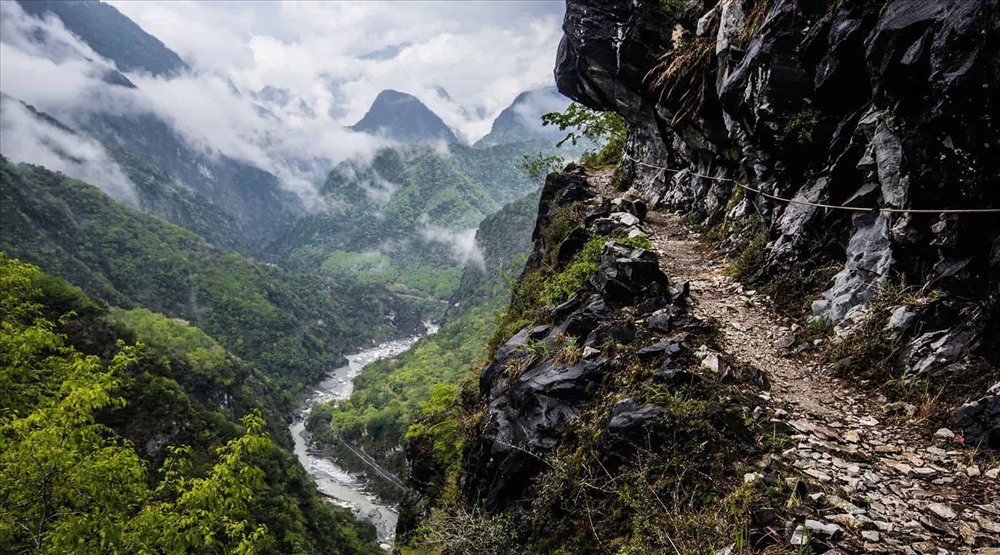 Đường đi tại công viên quốc gia Taroko nổi tiếng là hiểm trở.