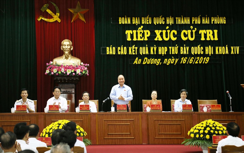 Thủ tướng và đoàn Đại biểu QH Hải Phòng trong buổi tiếp xúc cử tri huyện An Dương
