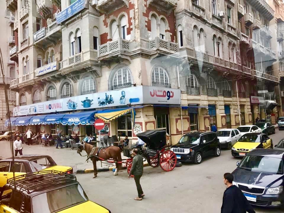Ai Cập là một đất nước Hồi giáo với khoảng 90% dân số theo đạo Hồi (chủ yếu là dòng Sunni), phần còn lại theo Thiên chúa giáo.