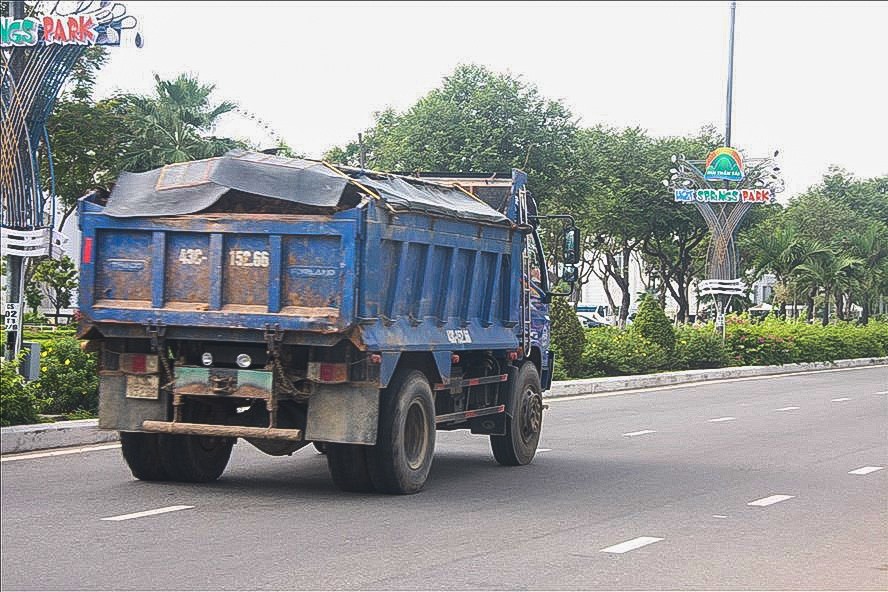 Xe tải ben, xe sơ-mi rơ-mooc sẽ tạm ngưng hoạt động ở Đà Nẵng, để phục vụ kỳ thi THPT Quốc gia 2019. ảnh: H.Vinh