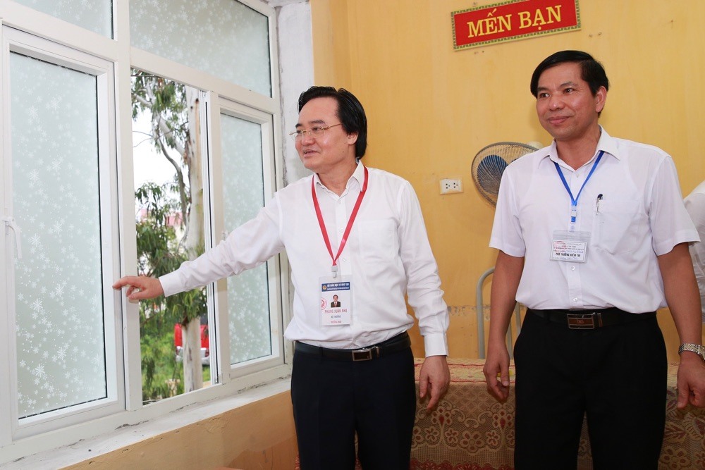 Bộ trưởng Bộ Giáo dục đào tạo Phùng Xuân Nhạ kiểm tra công tác chuẩn bị trước thềm kỳ thi THPT Quốc gia 2019.