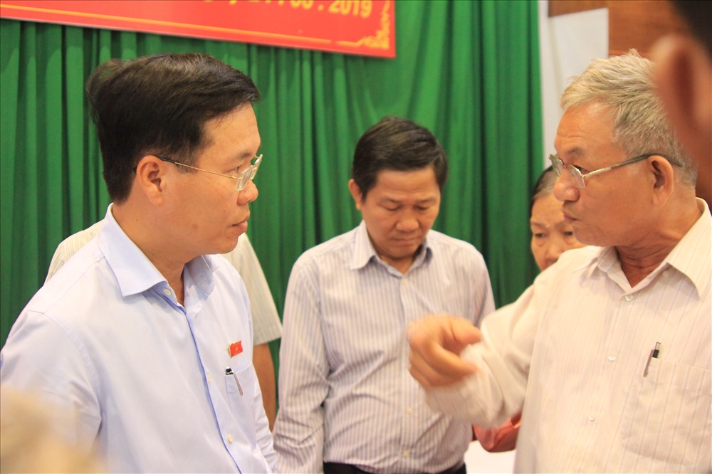 Đồng chí Võ Văn Thưởng, Ủy viên Bộ Chính trị, Bí thư Trung ương Đảng, Trưởng Ban Tuyên giáo Trung ương tiếp xúc cử tri tại huyện Nhơn Trạch.