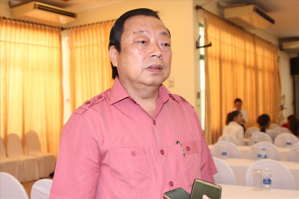 Ông Nguyễn Hồng Siêm- Chủ tịch Hội Đông Y Hà Nội chia sẻ cách chữa bệnh kết hợp đông tây y. Ảnh: PV