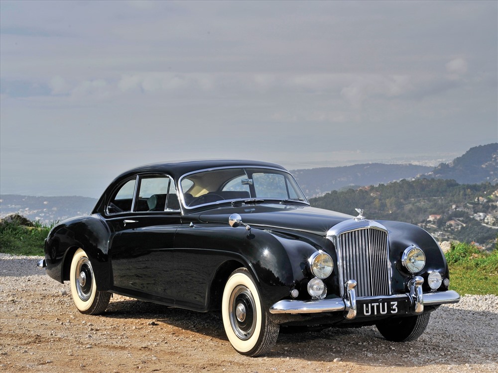 Bentley R-Type Continental Fastback Sports Saloon được sản xuất năm 1954. Ảnh: rmsothebys
