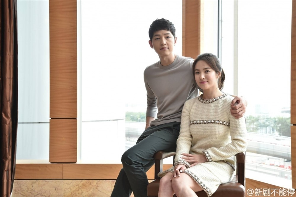 Khoảnh khắc ngọt ngào của Song Hye Kyo và Song Joong Ki. Ảnh: ST