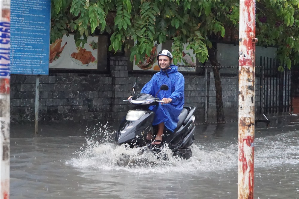 Nhiều người cho rằng tình trạng ngập nước ở Thảo Điền càng ngày càng tệ.