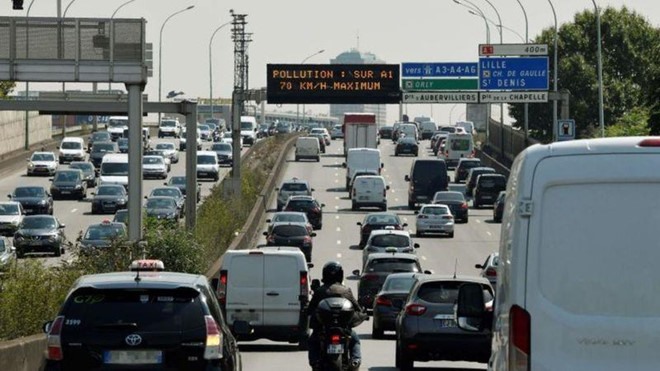 Hơn 60% ôtô bị cấm lưu hành tại Paris cho đến khi đợt sóng nhiệt kết thúc. Ảnh: Getty Images.