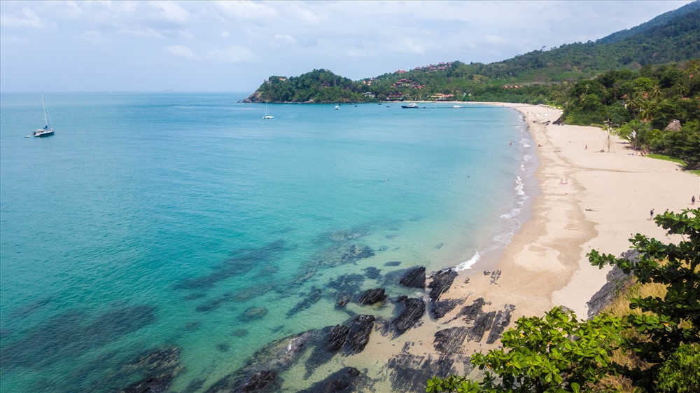 Bãi biển Kantiang Bay là bãi biển đẹp nhất trên đảo Koh Lanta. Ảnh: T. L.