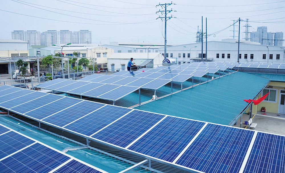 Hệ thống điện mặt trời áp mái tại Hà Nội. Ảnh: H.T