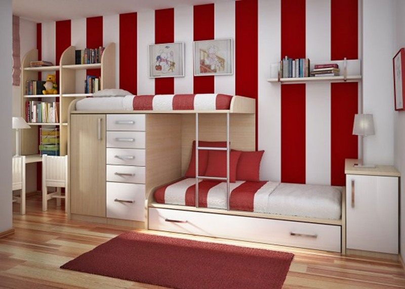 Căn phòng trở nên ấn tượng và sáng sủa hơn với gam màu đỏ và trắng làm chủ đạo.
