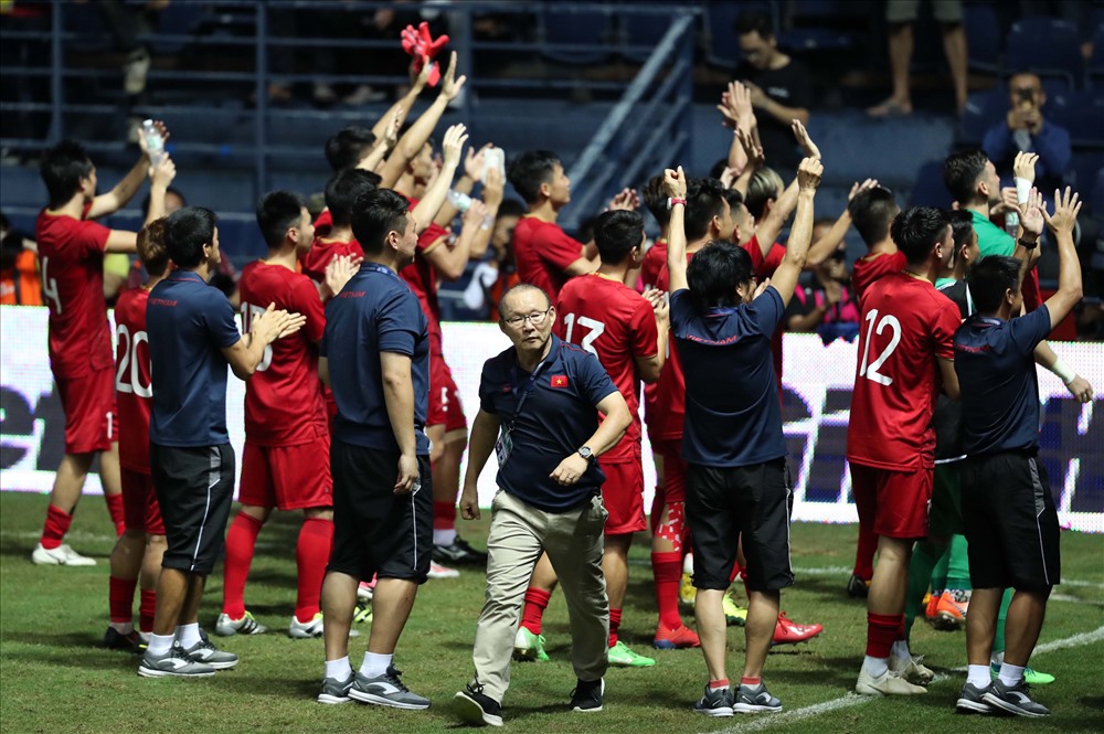 ĐT Việt Nam dù thua về đẳng cấp nhưng lại đang có được tinh thần và tâm lí thoải mái trước trận chung kết Kings' Cup. Ảnh: Đ.Đ