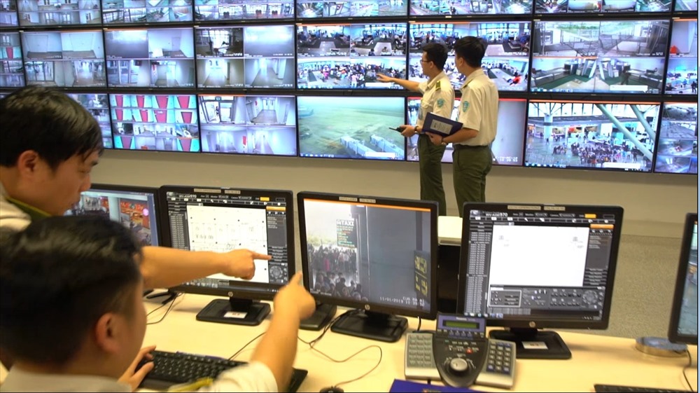 Hệ thống kiểm tra an ninh soi chiếu tại Cảng HKQT Nội Bài. Ảnh: ANHK Nội Bài.