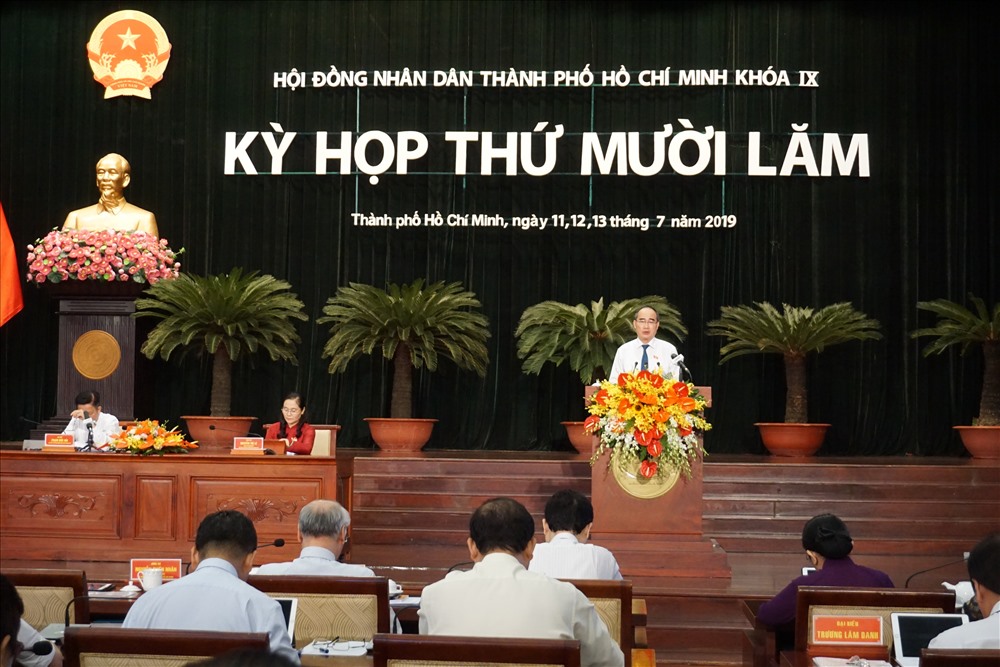 Bí thư Thành ủy TPHCM Nguyễn Thiện Nhân phát biểu tại kỳ họp.  Ảnh: M.Q