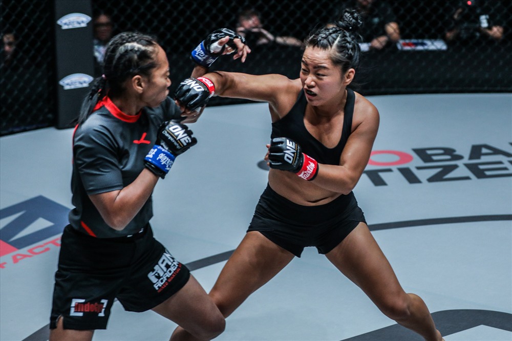 Mục tiêu của nữ võ sĩ MMA Bi Nguyễn trong trận này là thắng hàng phục. Ảnh: One FC