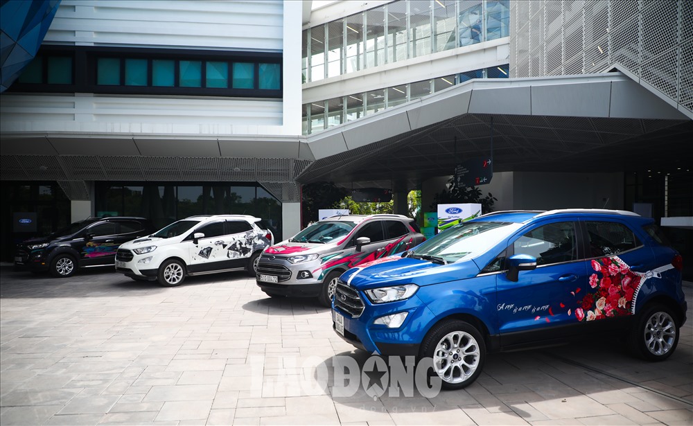 Ford Việt Nam tổ chức lễ trao giải cuộc thi Ford EcoSport - Paint Your “True Color” và trưng bày 10 tác phẩm thiết kế xuất sắc nhất được chọn lọc khắt khe từ 76 bài dự thi.