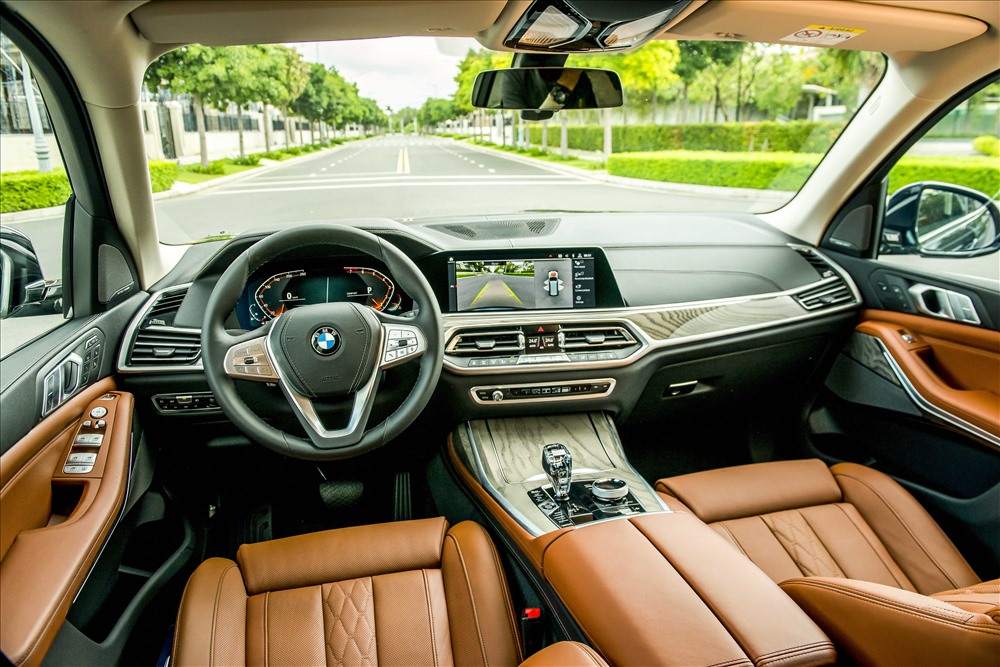 Nội thất bên trong BMW X7. ảnh: THACO