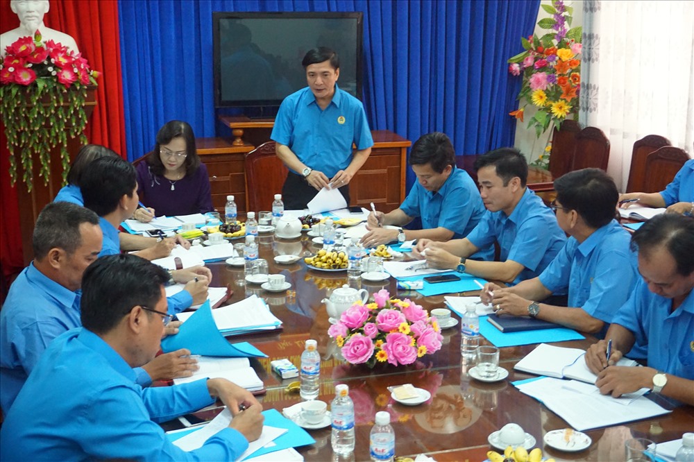 Chủ tịch Tổng LĐLĐ Việt Nam làm việc tại LĐLĐ tỉnh Bạc Liêu chiều 14.7 (ảnh Nhật Hồ)
