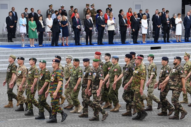 Lễ diễu binh có sự tham gia của nhiều lực lượng quân sự của Pháp và các lãnh đạo cấp cao của Chính phủ Pháp.