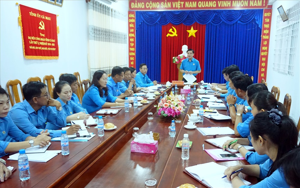 Đồng chí Bùi Văn Cường làm việc tại LĐLĐ tỉnh Cà Mau sáng 15.7 (ảnh Nhật Hồ)