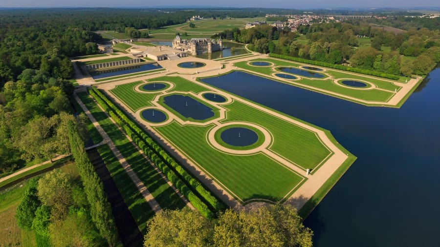 Khách sạn Auberge du Jeu de Paume nằm trong khuôn viên lâu đài Domaine de Chantilly ở thành phố nhỏ phía đông bắc Paris, cho du khách có cảm giác sống như quý tộc Pháp. Ảnh: Auberge du Jeu de Paume