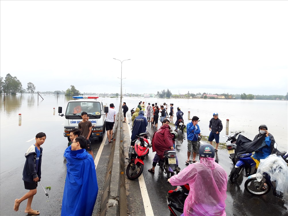 Đợt mưa lũ vào giữa tháng 12 năm 2018 gây nhiều thiệt hại cho tỉnh Quảng Nam. Ảnh: N.C
