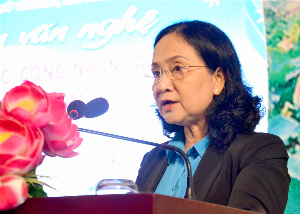 Phó Chủ tịch LĐLĐ Đồng Tháp Nguyễn Thị Thu Ba phát biểu khai mạc. Ảnh: Lục Tùng