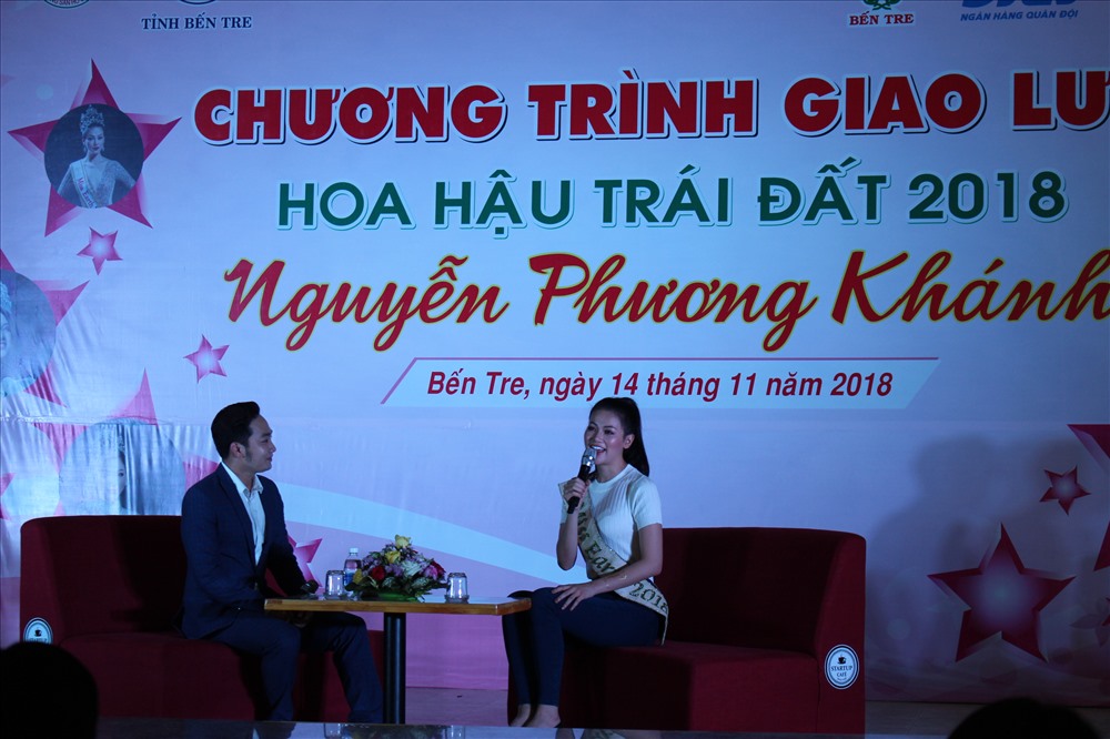 Hoa hậu Nguyễn Phương Khánh dành nhiều thời gian cho hoạt động xã hội tại tỉnh Bến Tre.