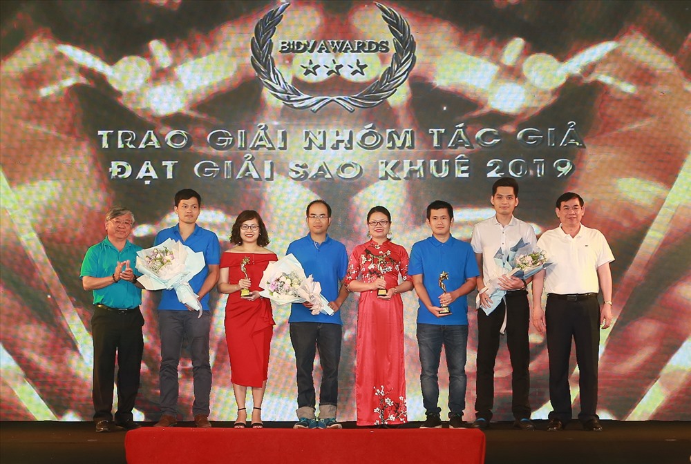 BIDV vinh danh các tác giả của những sáng kiến tiêu biểu đã được trao giải thưởng Sao Khuê năm 2019 của Hiệp hội Phần mềm và Dịch vụ CNTT Việt Nam (VINASA).