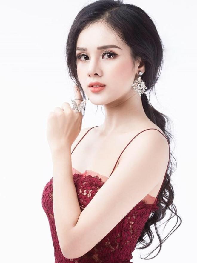 Huyền Trang đã khóc nhiều sau khi dừng chân tại sơ khảo Miss World Việt Nam 2019. Ảnh: FBNV.