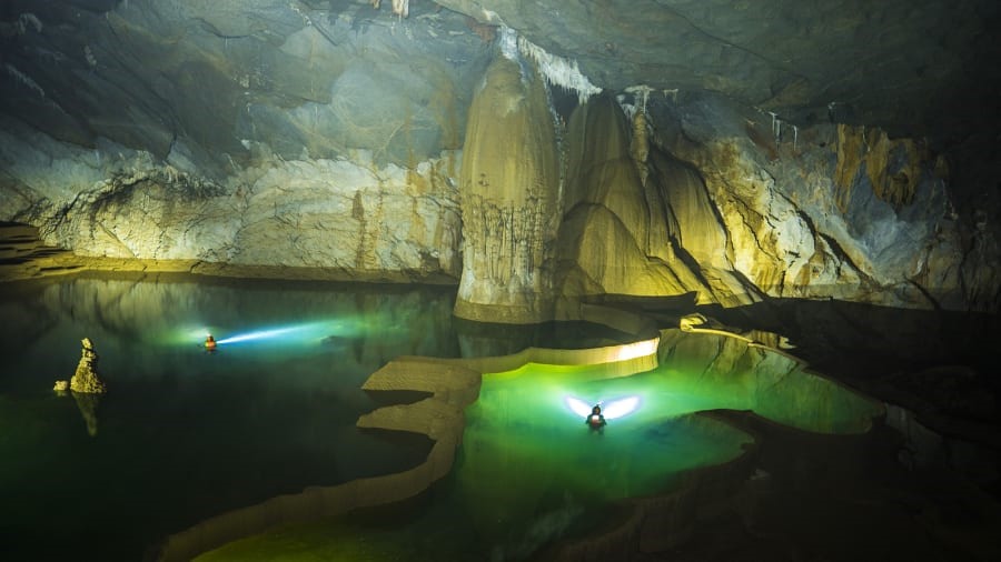 Vẻ đẹp huyền ảo trong hang Va luôn hút hồn du khách.