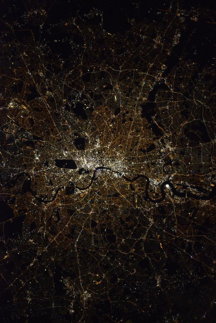 “Gửi lời chào London từ ISS“, Shane Kimbrough chia sẻ trên Twitter.
