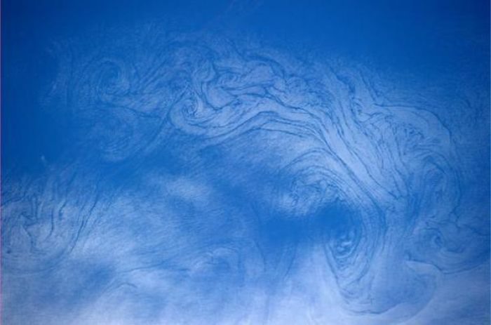 Còn bức ảnh này không phải là những đám mây mà là các dòng thủy triều ở Thái Bình Dương.