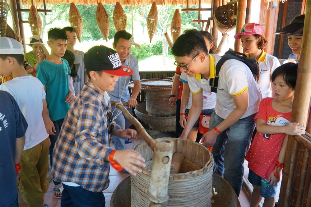 Lần đầu các em học sinh Thụy An được tham gia một chương trình như “Nông trại vui vẻ”.
