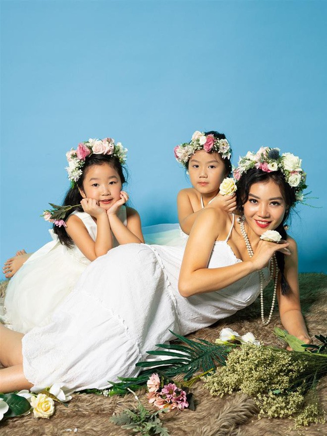 Thanh Hương và hai cô công chúa. Ảnh: ST