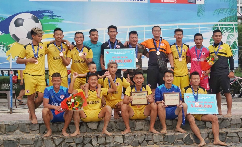 Tân binh Gia Việt Quảng Ninh trong lần đầu tiên tham dự giải cũng đã xuất sắc giành hạng Ba chung cuộc. Ảnh: VFF