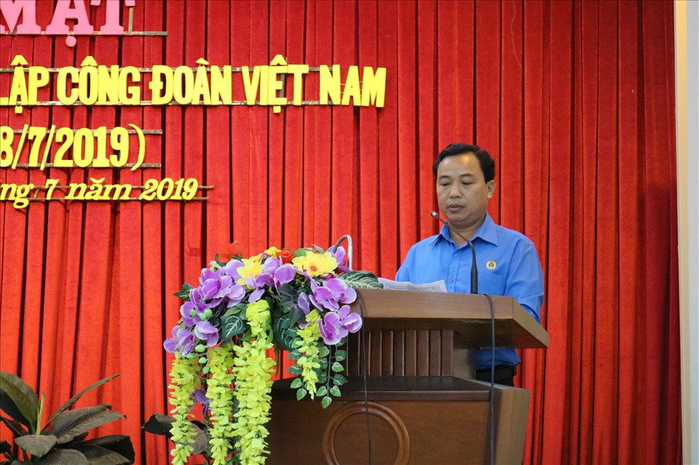 ông Nguyễn Thành Tâm - Chủ tịch LĐLĐ Quận Bình Thủy phát biểu tại buổi lễ họp mặt 90 năm ngày thành lập công đoàn Việt Nam. ảnh: Thành Nhân