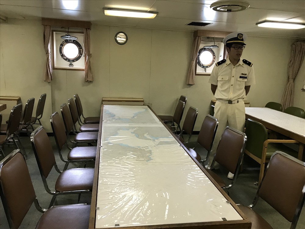 Phòng ăn của của các sĩ quan và thủy thủ tàu. ảnh: H.Vinh