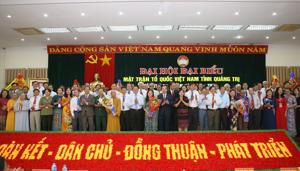 72 Ủy viên Ủy ban MTTQVN tỉnh Quảng Trị khóa XII ra mắt. Ảnh: Hưng Thơ.