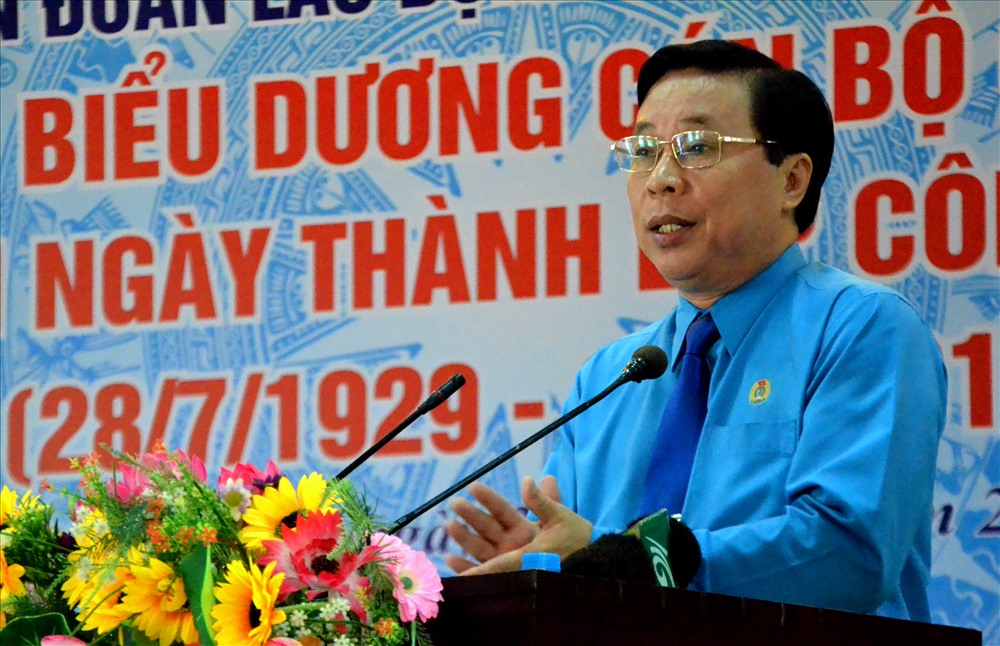 Chủ tịch LĐLĐ Kiên Giang ôn lại chặng đường vẻ vang của tổ chức CĐVN. Ảnh: Lục Tùng