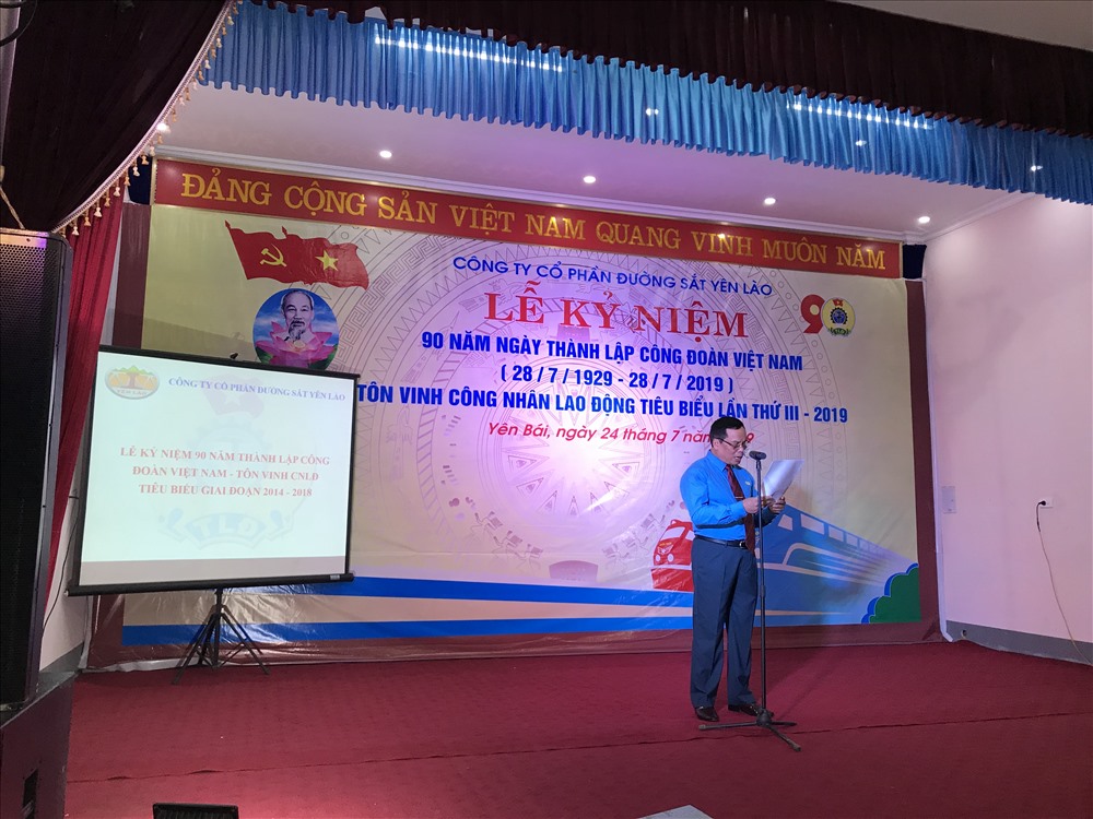 Chủ tịch Công đoàn Công ty Trần Văn Hùng ôn lại truyền thống của tổ chức Công đoàn Việt Nam
