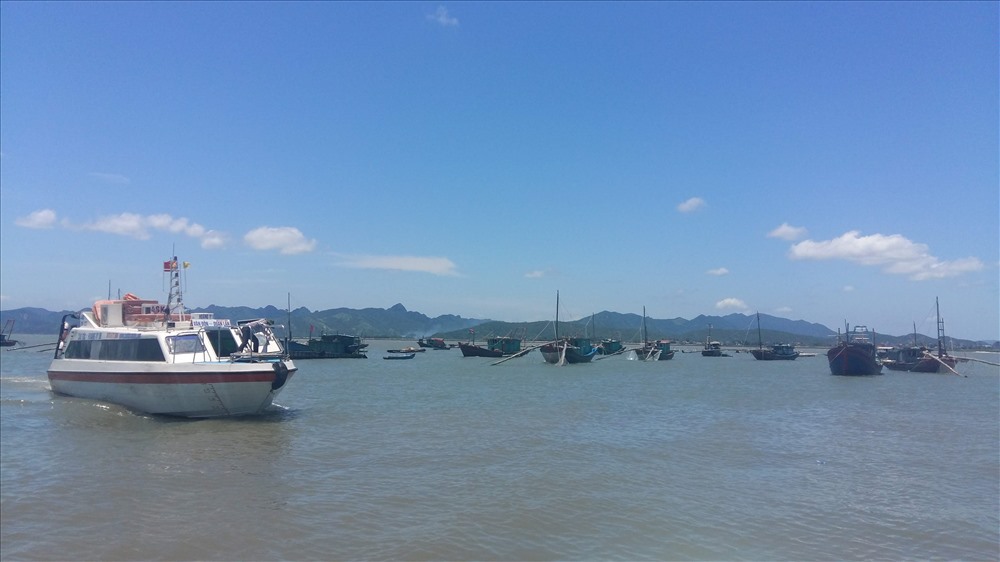 Vùng biển Cô Tô, Vân Đồn bắt đầu có gió lớn. Ảnh: Nguyễn Hùng