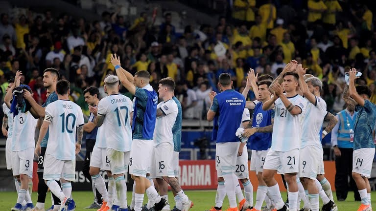 M10 coi đây là thất bại đầy cay đắng của đội tuyển Argentina. Ảnh: Reuters.
