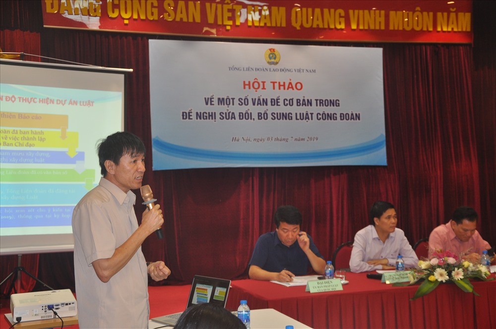 Ông Lê Đình Quảng - Phó Trưởng ban Quan hệ Lao động (Tổng LĐLĐVN) thông tin một số vấn đề cơ bản trong đề nghị sửa đổi, bổ sung Luật Công đoàn.
