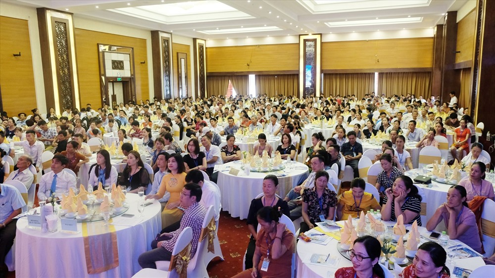 Gần 400 khách hàng tham dự lễ quay thưởng Vi Vu Du Hè của Bảo Việt Nhân thọ. Ảnh: BV