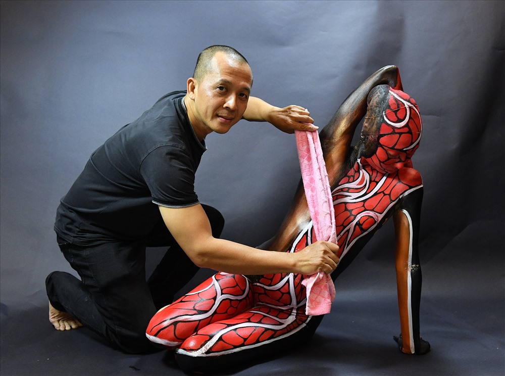 Tác phẩm “đôi giày” của Huỳnh Thanh Trung đã hoàn tất.