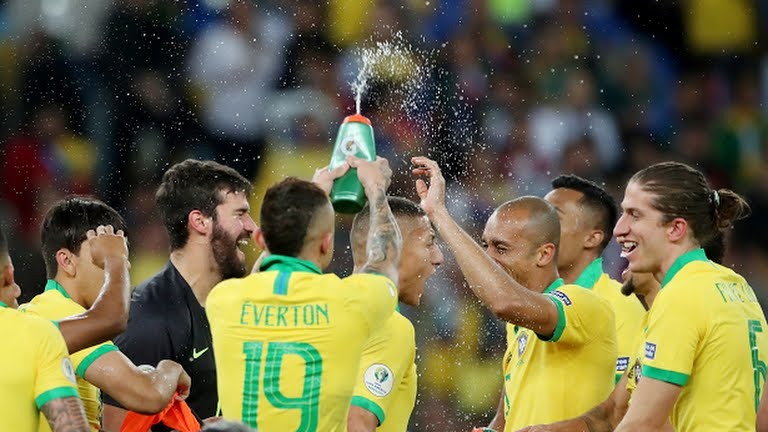 Brazil đã lên ngôi vô địch nhờ các cá nhân xuất sắc. Ảnh: Reuters.